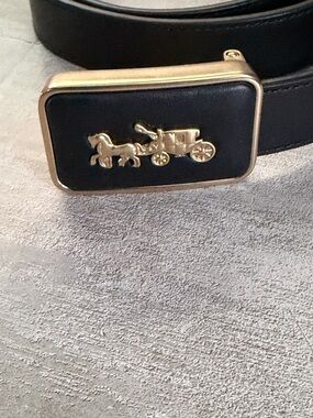 Coach Black Leather Belt – Gold Buckle – Unisex – Size 42